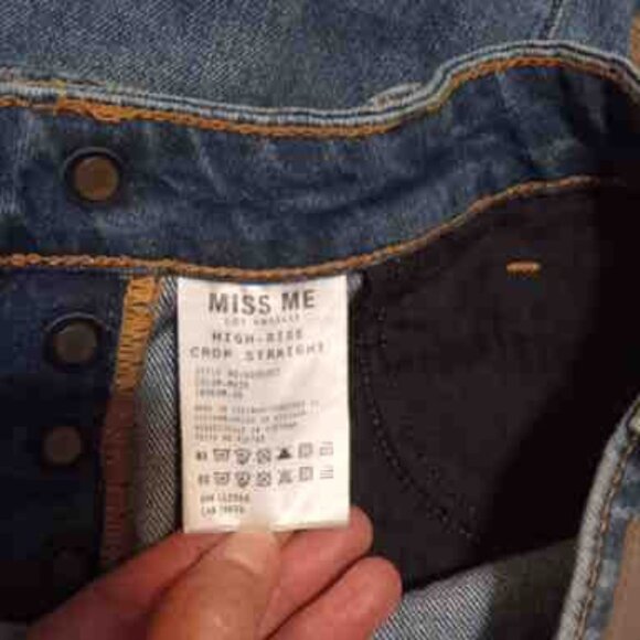 Miss Me High Rise Crop Straight Jeans - 25 - Picture 5 of 5